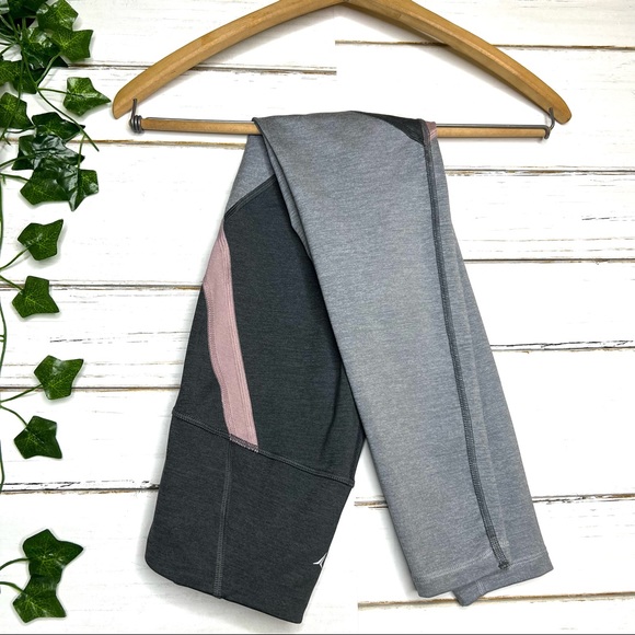 Old Navy Active Leggings Gray Pink Colorblock 7/8 High Waisted XS - Picture 2 of 5